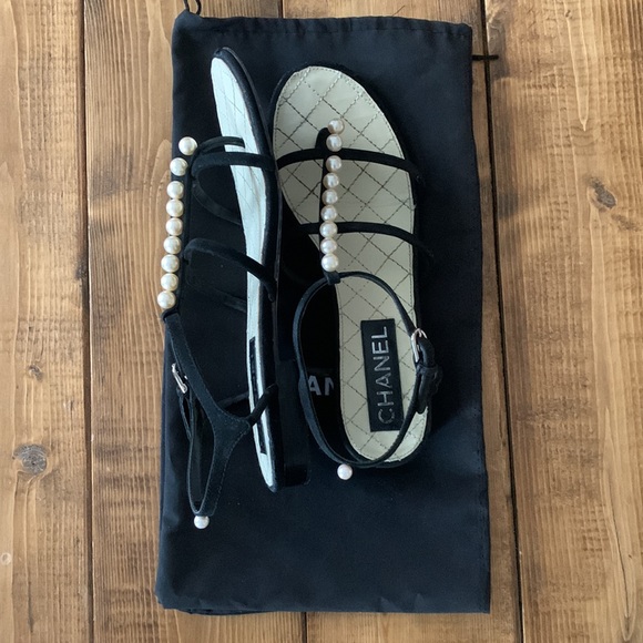 Chanel Pearl Embellished Sandal - Picture 3 of 4